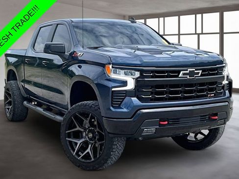 Used 2022 Chevrolet Silverado 1500 LT Trail Boss w/ Convenience Package II AWD/4WD image 3