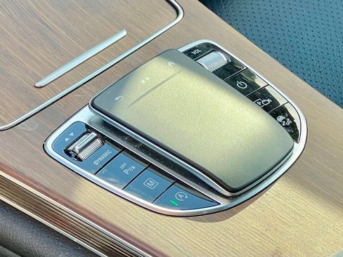 Used 2022 Mercedes-Benz GLC 300 4MATIC image 12