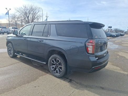 Used 2021 Chevrolet Suburban Z71 w/ Z71 Signature Package image 6