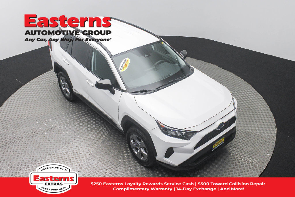 Used 2022 Toyota RAV4 LE AWD/4WD image 4