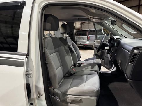 Used 2018 Chevrolet Silverado 1500 Custom w/ Custom Value Package image 27