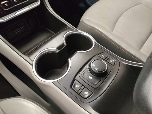 Used 2019 GMC Terrain SLT w/ LPO, 'HIT The Road' Package FWD image 26