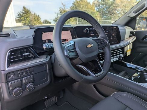 New 2026 Chevrolet Suburban Premier image 13