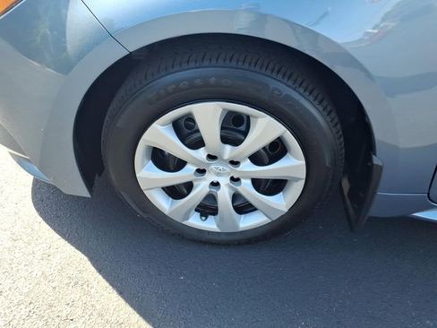 Used 2025 Toyota Corolla LE image 4