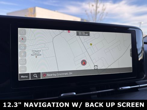 Used 2024 Kia Carnival EX image 5