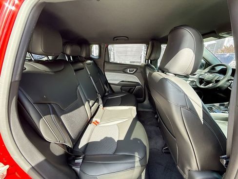 New 2023 Jeep Compass Latitude image 29