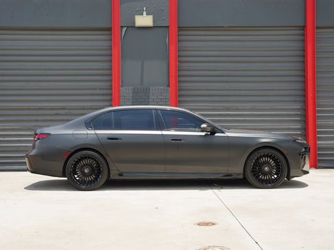 Used 2023 BMW 740i RWD image 4