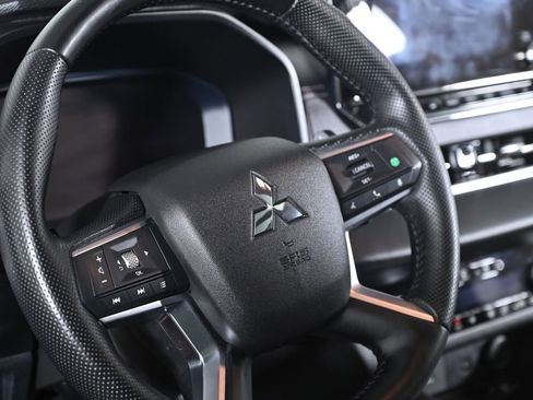 Used 2024 Mitsubishi Outlander SEL image 14