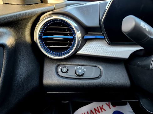 Used 2024 Chevrolet Trax LT image 11