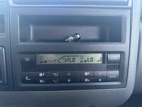 Used 2002 Volkswagen Eurovan MV image 22