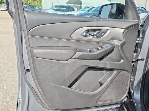 Used 2020 Chevrolet Traverse LS FWD image 16