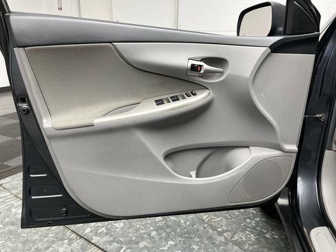 Used 2011 Toyota Corolla LE FWD image 6