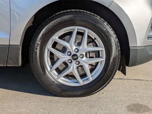 Used 2024 Ford Edge SEL image 11