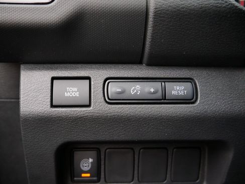 Used 2024 Nissan Frontier PRO-4X w/ Technology Package image 23