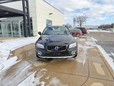 Used 2015 Volvo XC70 T5 Premier w/ Proximity Package image 2