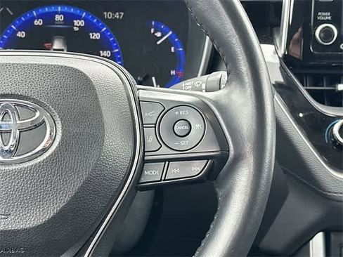 Used 2022 Toyota Corolla Cross XLE image 10