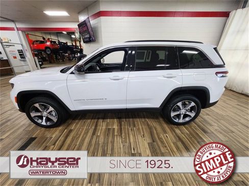 New 2025 Jeep Grand Cherokee Limited w/ Trailer Tow Package image 3