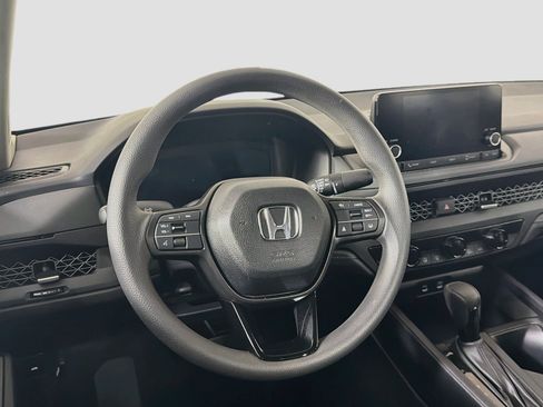 Used 2025 Honda Accord SE image 17