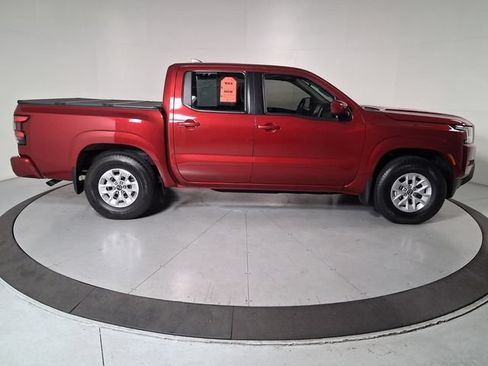 Used 2024 Nissan Frontier SV w/ Technology Package RWD image 3