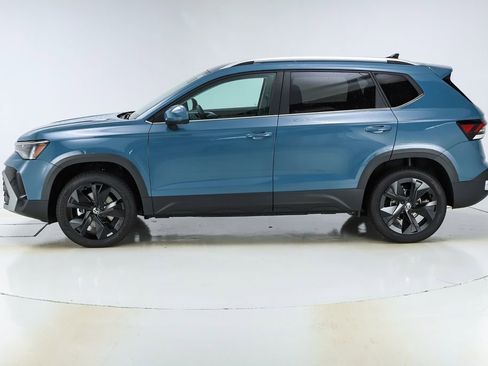 New 2026 Volkswagen Taos SE FWD image 38