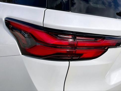 Used 2023 Chevrolet Traverse High Country w/ LPO, Floor Liner Package image 28