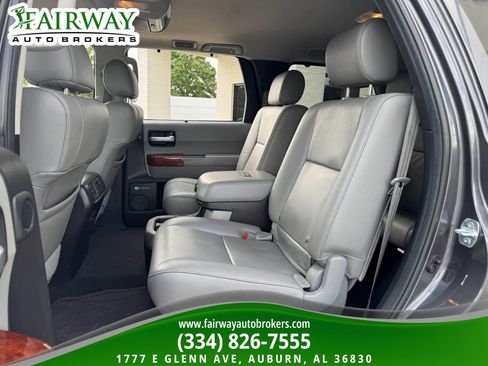 Used 2021 Toyota Sequoia Platinum AWD/4WD image 11