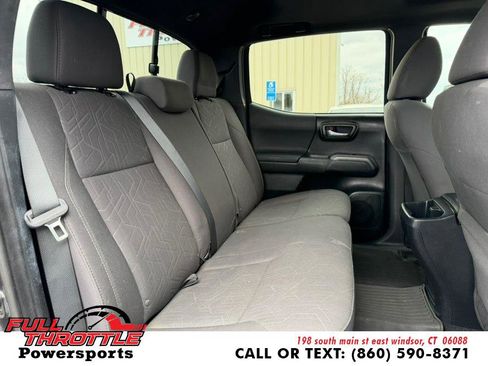 Used 2016 Toyota Tacoma TRD Off-Road w/ Premium & Technology Package AWD/4WD image 15