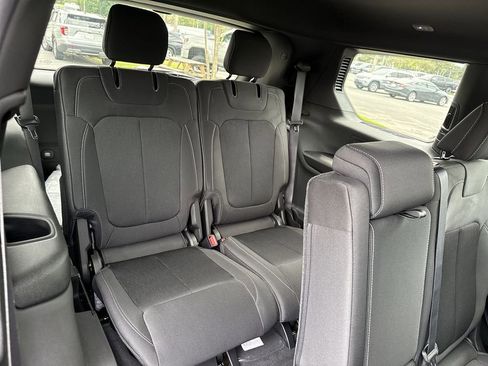 New 2025 Jeep Grand Cherokee L Laredo w/ Luxury Tech Group I image 26