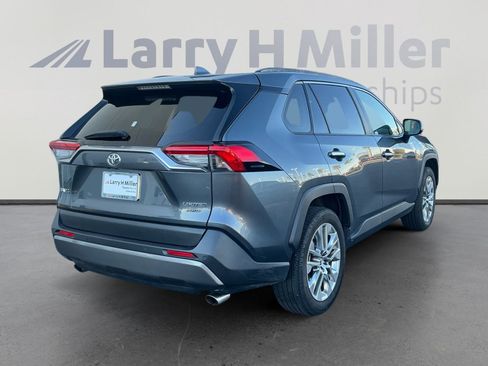 Used 2019 Toyota RAV4 Limited image 5