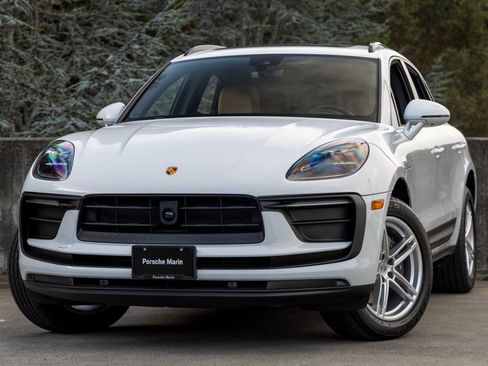 Certified 2025 Porsche Macan image 1