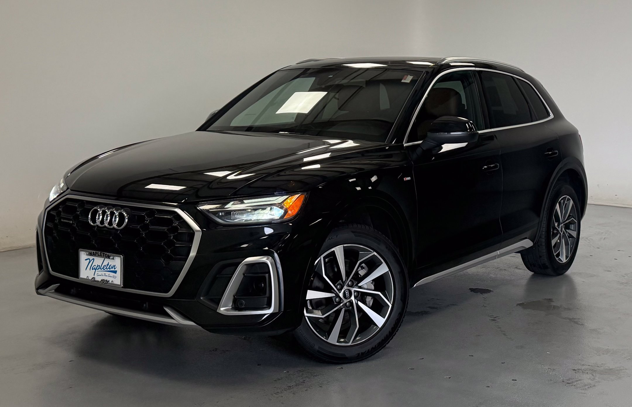 Used 2023 Audi Q5 2.0T Premium Plus w/ Premium Plus Package AWD/4WD image 1