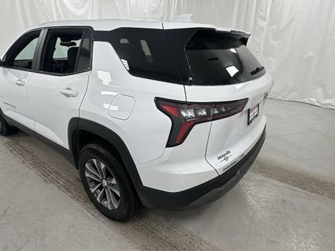 Used 2025 Chevrolet Equinox LT image 5