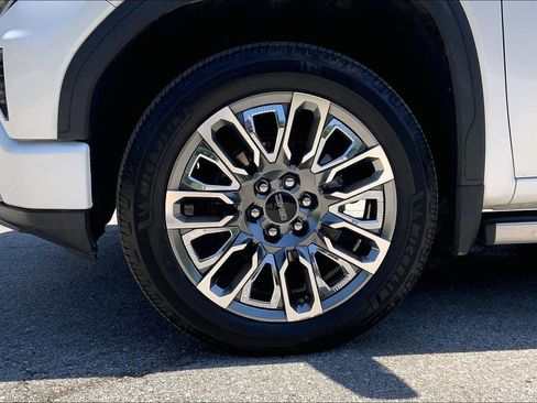 Used 2023 GMC Sierra 1500 Denali Ultimate AWD/4WD image 9