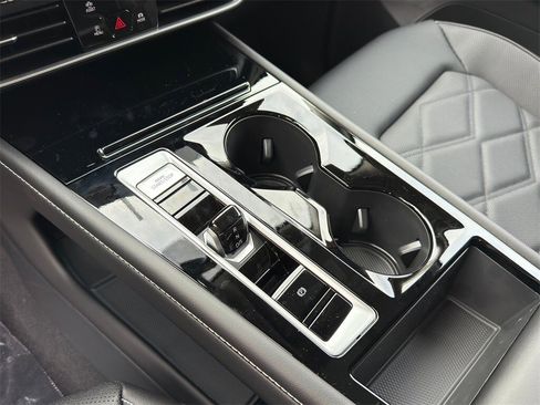 New 2026 Volkswagen Atlas SE image 14