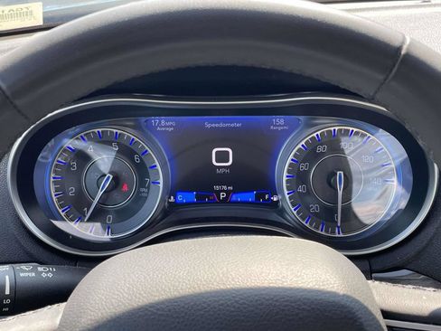 Used 2022 Chrysler 300 Touring w/ Sport Appearance Package RWD image 25