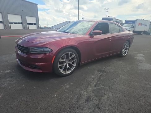 Used 2020 Dodge Charger SXT w/ Plus Group RWD image 4