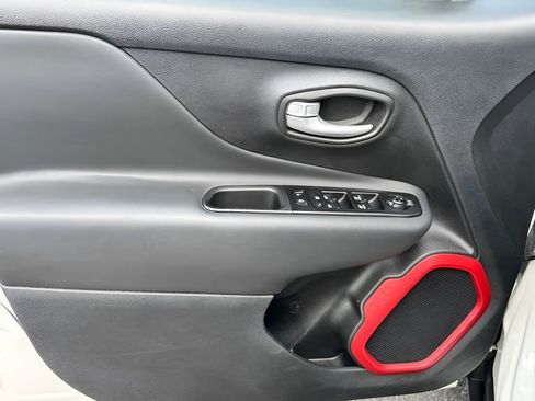 Used 2023 Jeep Renegade Trailhawk image 26