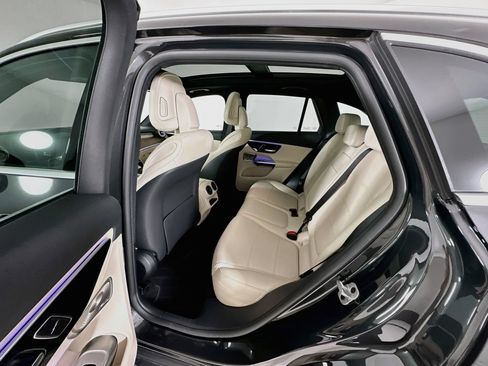 Used 2026 Mercedes-Benz GLC 300 image 27