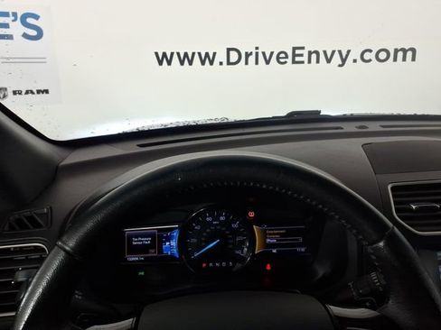 Used 2016 Ford Explorer XLT w/ Equipment Group 201A AWD/4WD image 25