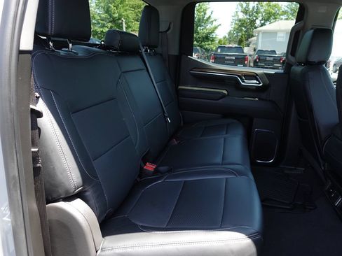 Used 2024 Chevrolet Silverado 1500 LT AWD/4WD image 29