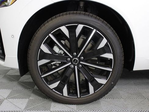 New 2026 Volvo XC60 T8 Ultra w/ Protection Package Premier image 13