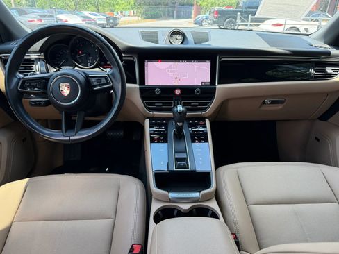 Used 2023 Porsche Macan AWD/4WD image 17