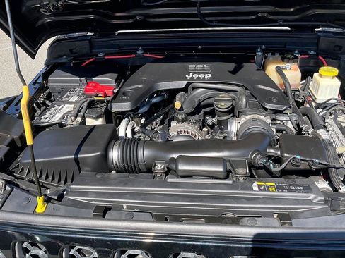 Used 2020 Jeep Gladiator Rubicon AWD/4WD image 9