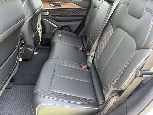 New 2026 Jeep Grand Cherokee Summit w/ Obsidian Package AWD/4WD image 25