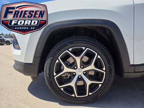 Used 2024 Jeep Compass Limited AWD/4WD image 8