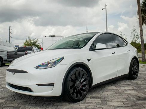 Used 2022 Tesla Model Y Performance AWD/4WD image 3