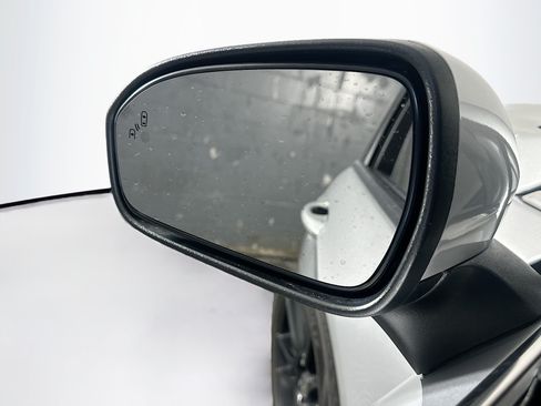 Used 2019 Ford Fusion SE FWD image 16