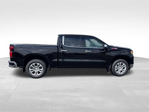 Used 2025 Chevrolet Silverado 1500 LTZ AWD/4WD image 6