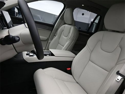 New 2026 Volvo XC90 T8 Ultra w/ Protection Package Premier image 9