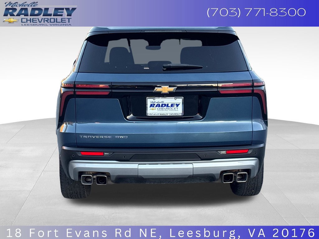 Used 2025 Chevrolet Traverse LT w/ Sun and Wheel Package AWD/4WD image 4